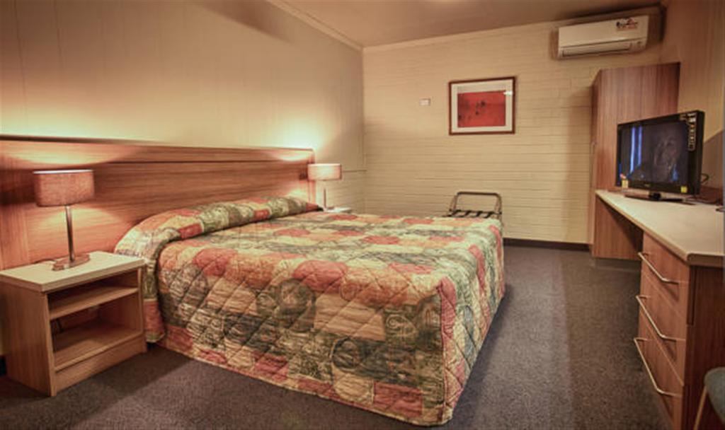 Opal Inn Hotel, Motel, Caravan Park Кубер-Педи Экстерьер фото